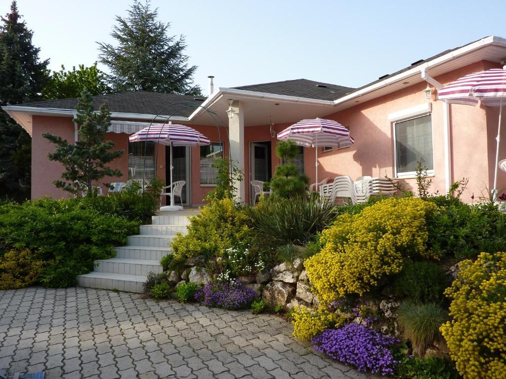Fészek Apartmanház Vonyarcvashegy Exterior foto